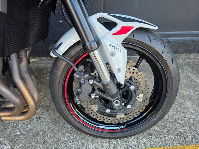 2022 Kawasaki Z900 SUPERNAKED (ZR900) WHITE