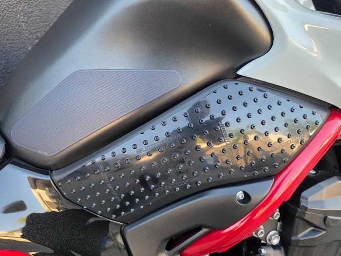 2022 Kawasaki Z900 SUPERNAKED (ZR900) WHITE