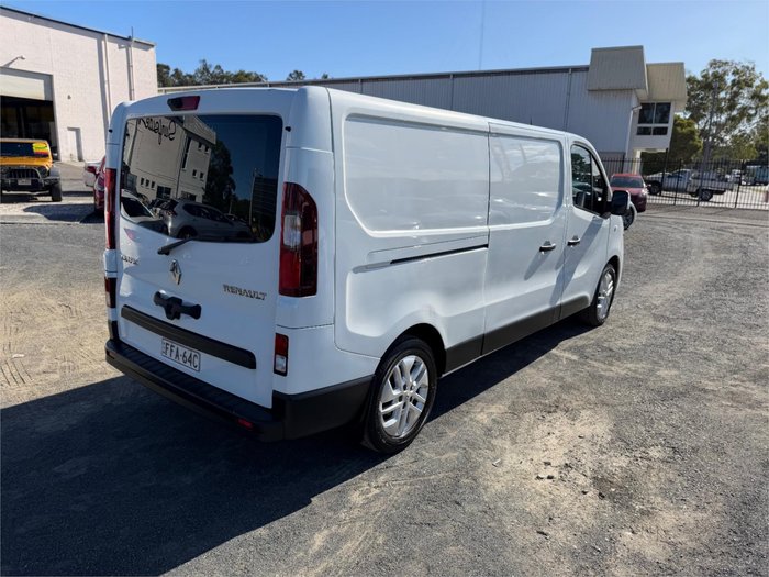 2018 RENAULT TRAFIC FORMULA EDITION LWB X82 MY18 WHITE