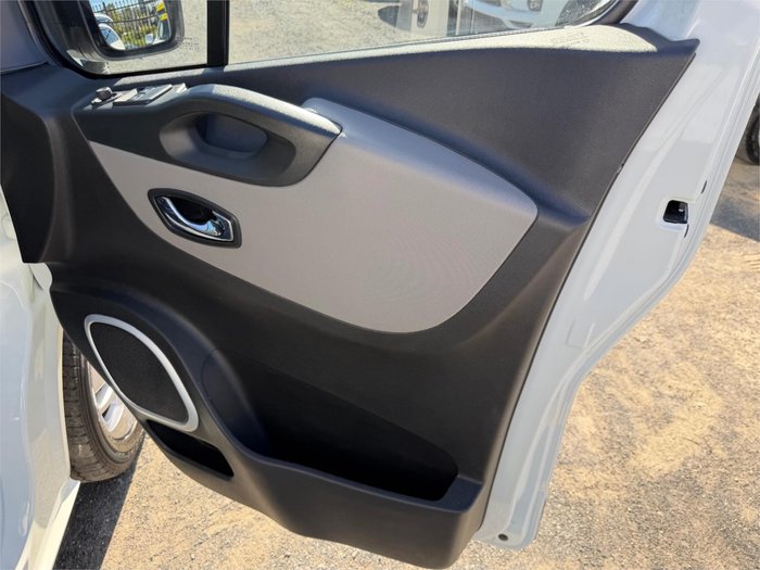 2018 RENAULT TRAFIC FORMULA EDITION LWB X82 MY18 WHITE