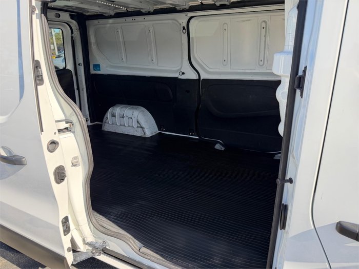 2018 RENAULT TRAFIC FORMULA EDITION LWB X82 MY18 WHITE