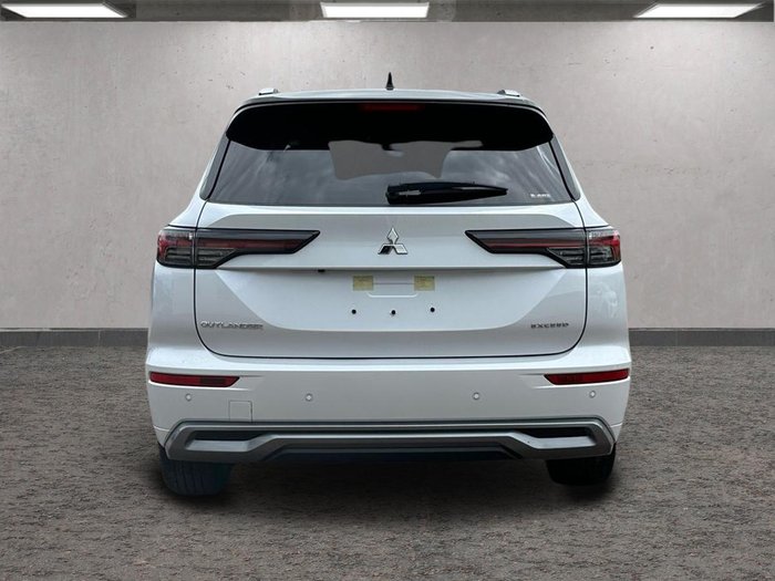 Mitsubishi Outlander Exceed Tourer