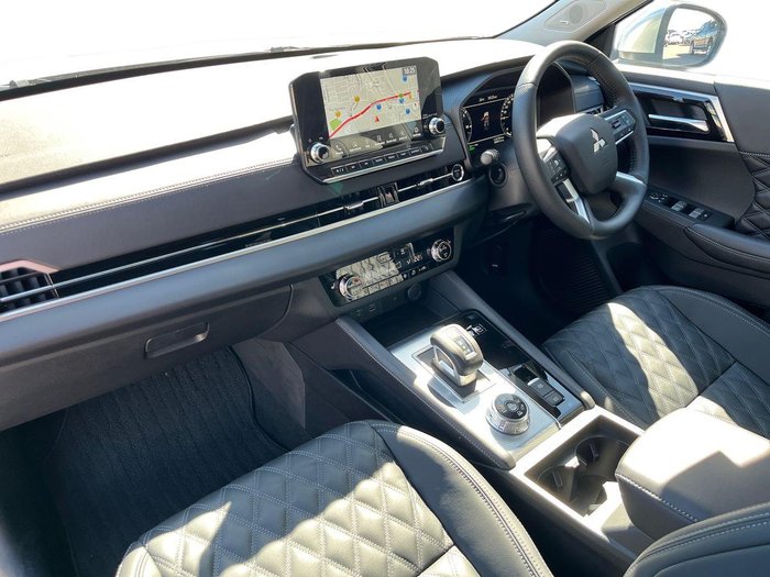 2025 Mitsubishi Outlander PHEV Exceed