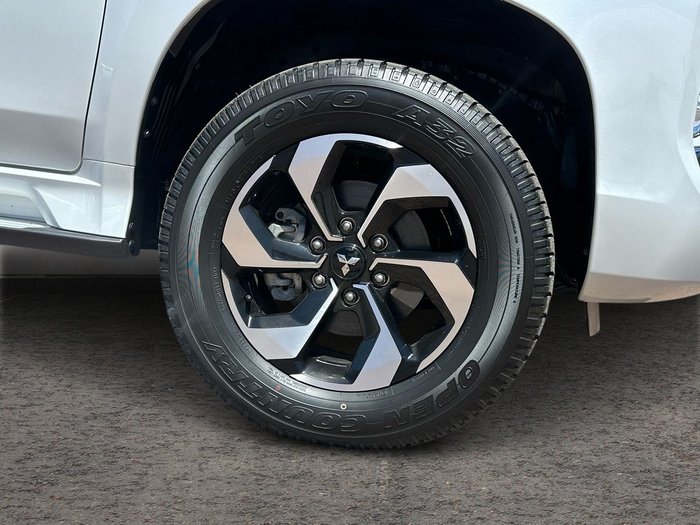 Mitsubishi Pajero Sport Exceed