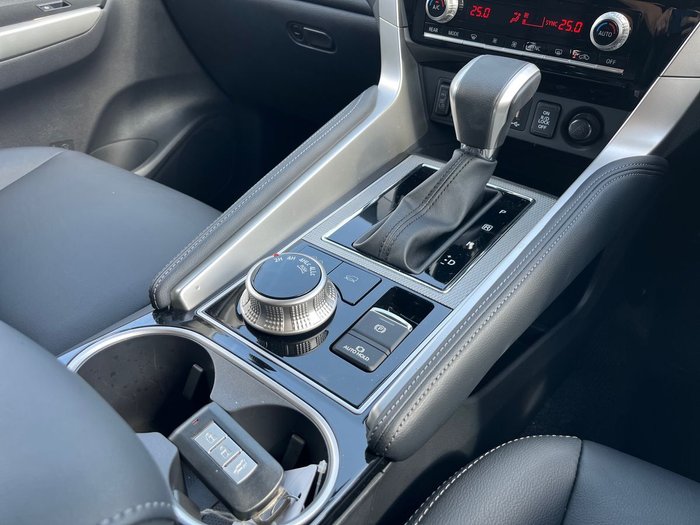 2025 Mitsubishi Pajero Sport Exceed