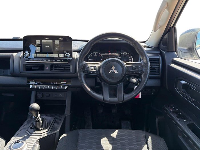 2025 Mitsubishi Triton GLX