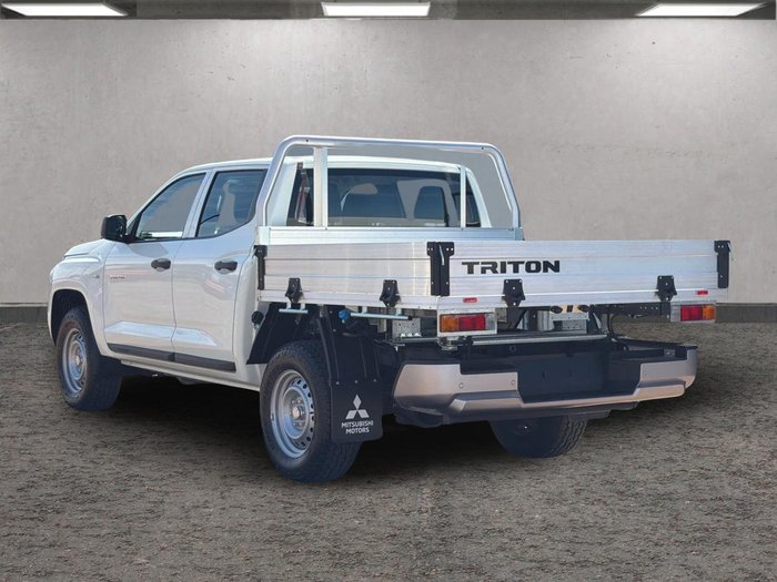 2025 Mitsubishi Triton GLX