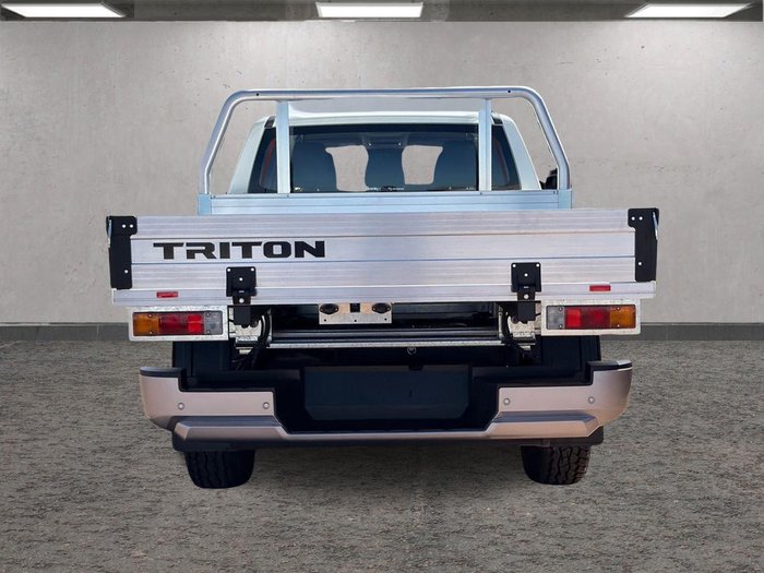 2025 Mitsubishi Triton GLX