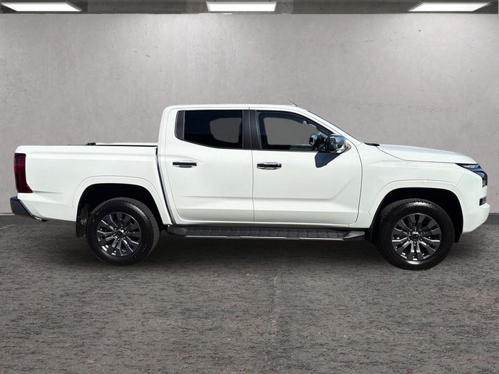 2025 Mitsubishi Triton GLS