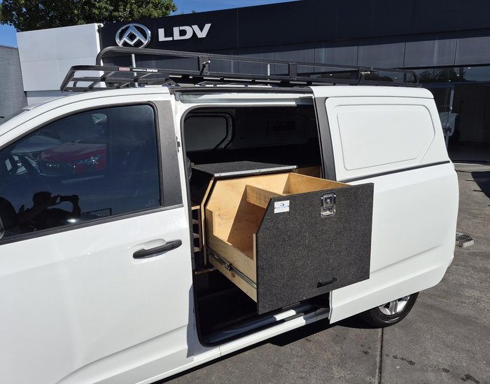 2023 LDV G10 +