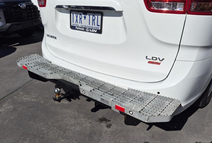2023 LDV G10 +