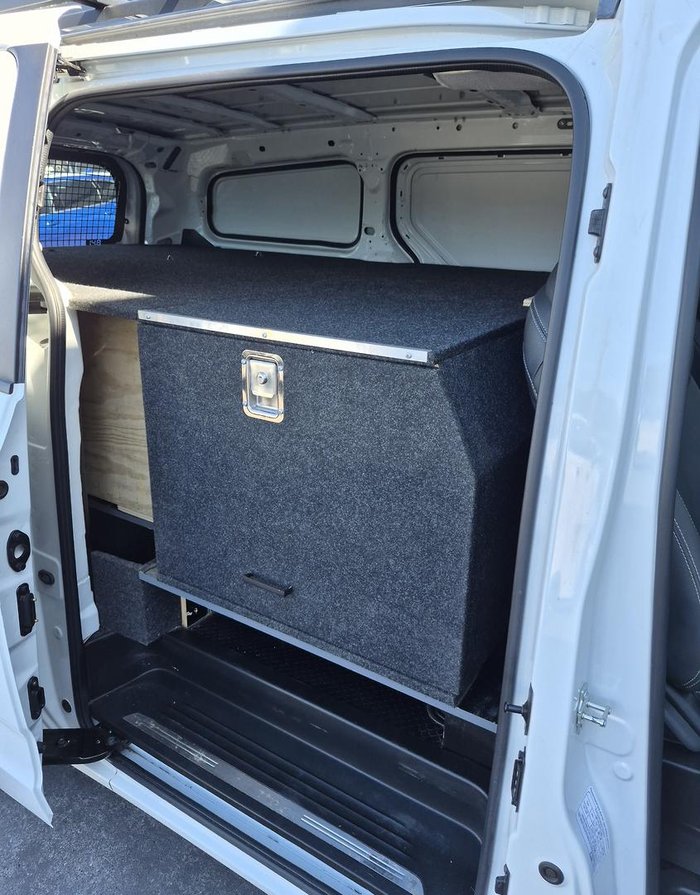 2023 LDV G10 +