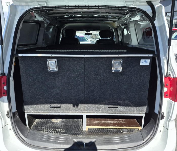 2023 LDV G10 +