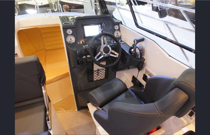 2025 PARKER 760 Quest