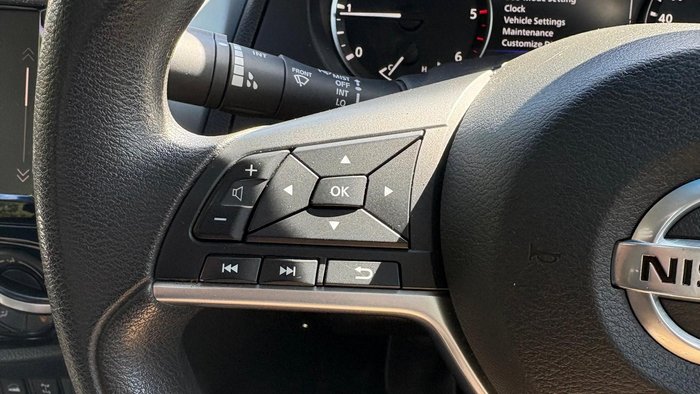 2022 Nissan Navara SL