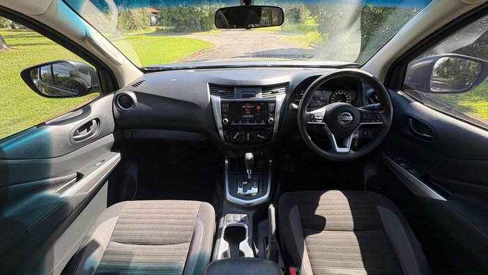 2022 Nissan Navara SL