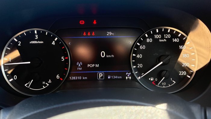 2022 Nissan Navara SL