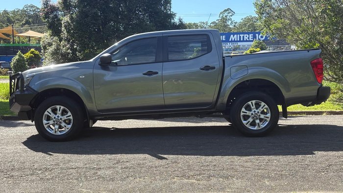 2022 Nissan Navara SL