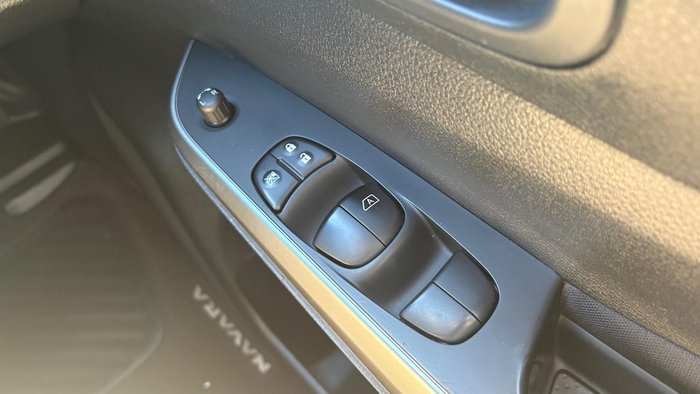 2022 Nissan Navara SL