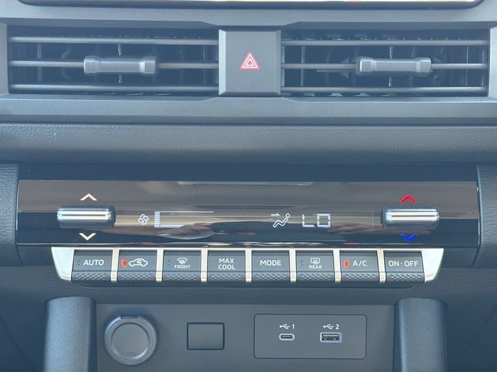 2000 Mitsubishi Triton