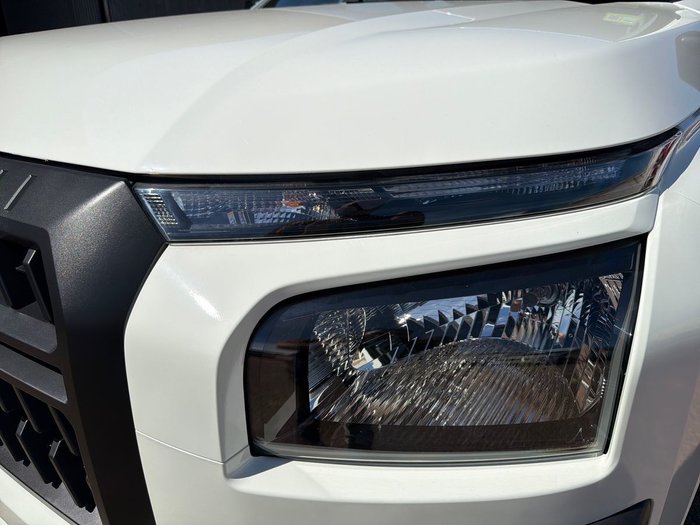 2000 Mitsubishi Triton