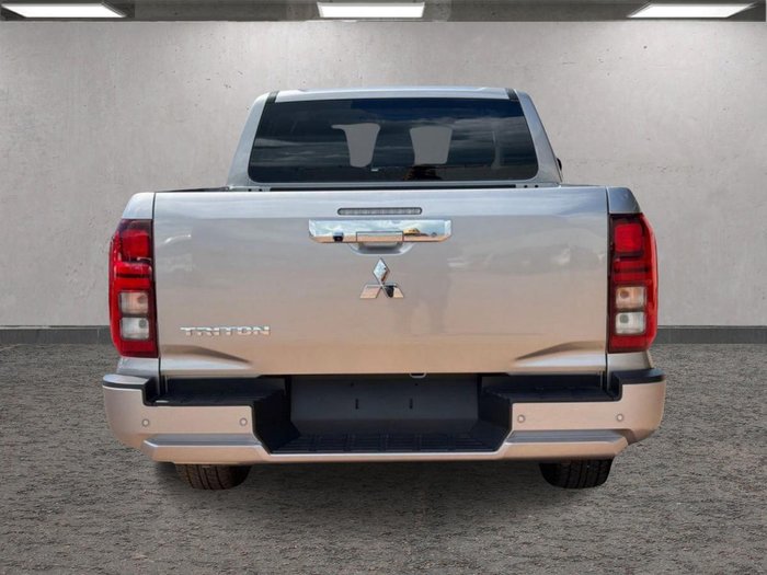 2000 Mitsubishi Triton