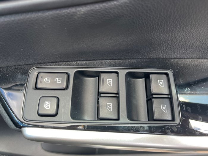 2000 Mitsubishi Pajero Sport