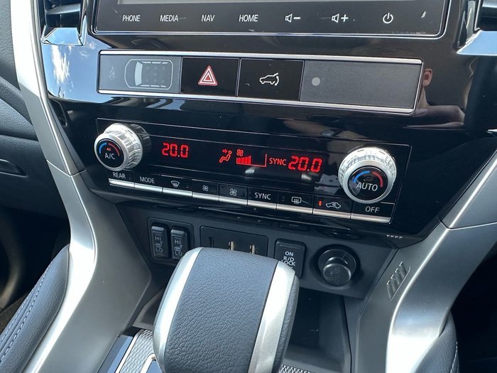 2000 Mitsubishi Pajero Sport