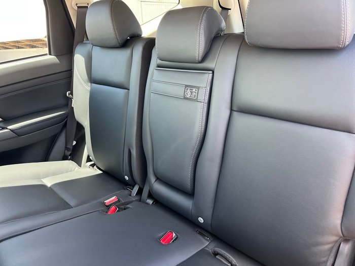 2000 Mitsubishi Pajero Sport