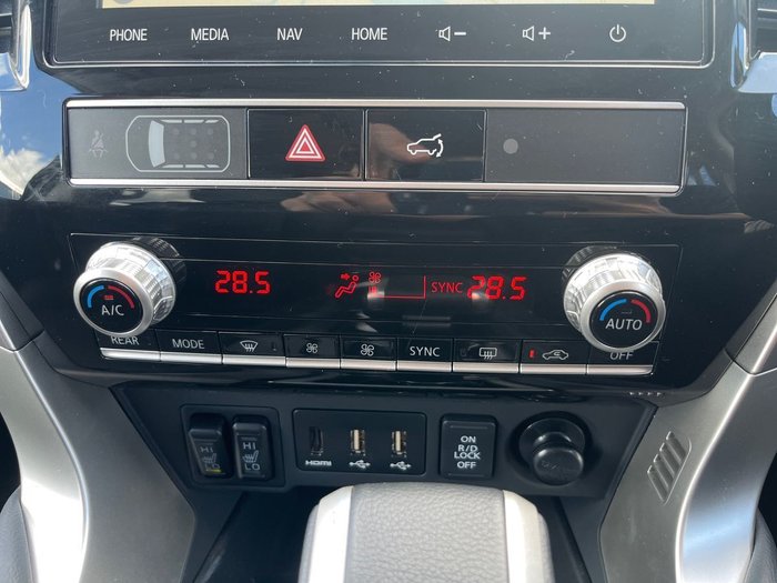 2000 Mitsubishi Pajero Sport