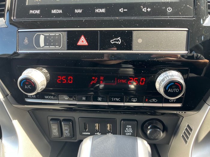 2000 Mitsubishi Pajero Sport