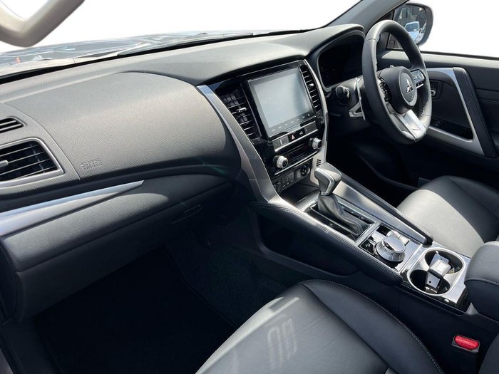 2000 Mitsubishi Pajero Sport