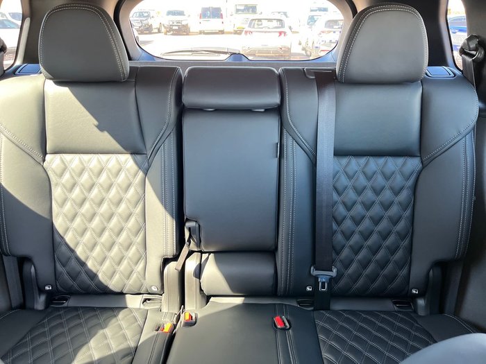 2025 Mitsubishi Outlander PHEV Exceed