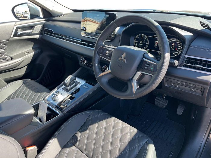 2025 Mitsubishi Outlander PHEV Exceed