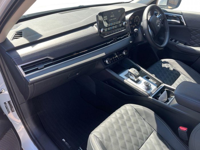 2025 Mitsubishi Outlander PHEV Exceed