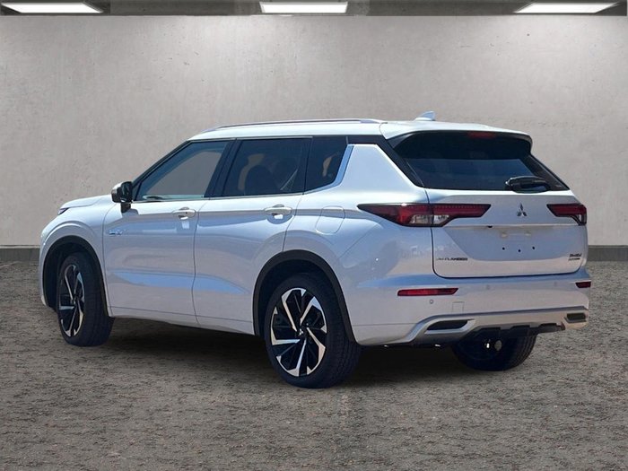 2025 Mitsubishi Outlander PHEV Exceed