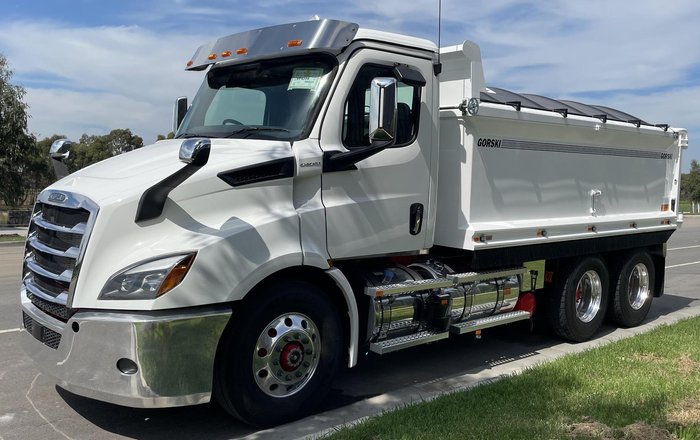 2024 Freightliner Cascadia 116 Tipper White