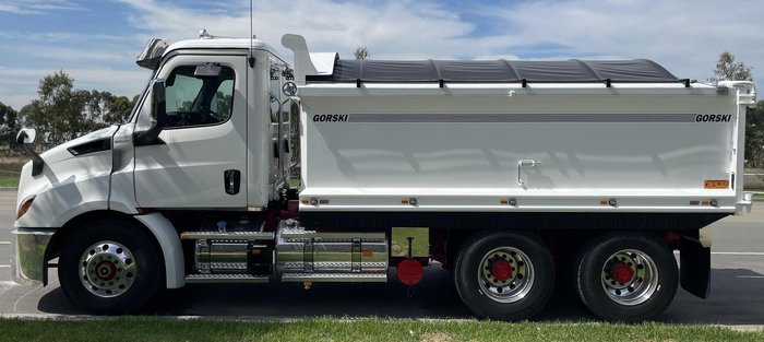 2024 Freightliner Cascadia 116 Tipper White