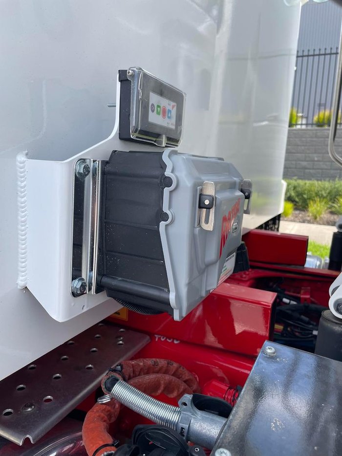 2024 Freightliner Cascadia 116 Tipper White