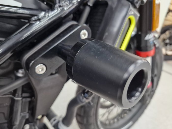 2024 HUSQVARNA SVARTPILEN 401 Black