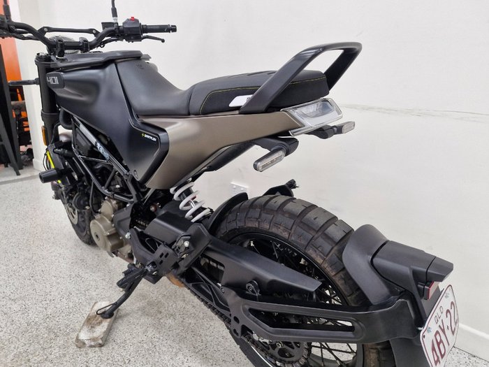 2024 HUSQVARNA SVARTPILEN 401 Black