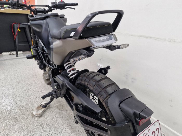 2024 HUSQVARNA SVARTPILEN 401 Black