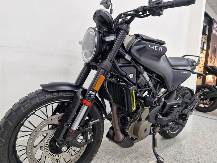 2024 HUSQVARNA SVARTPILEN 401 Black