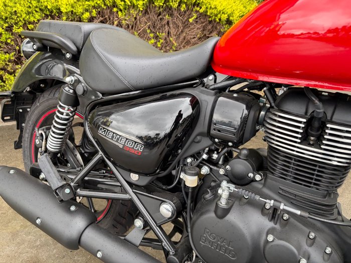2024 Royal Enfield METEOR 350 FIREBALL Red