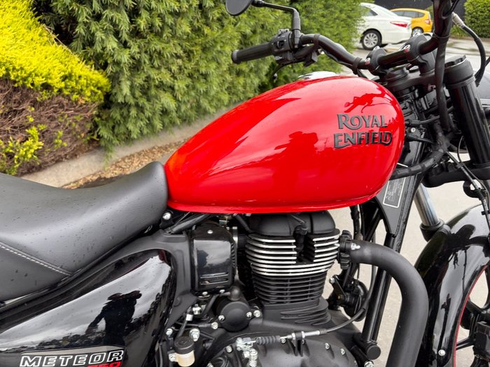 2024 Royal Enfield METEOR 350 FIREBALL Red