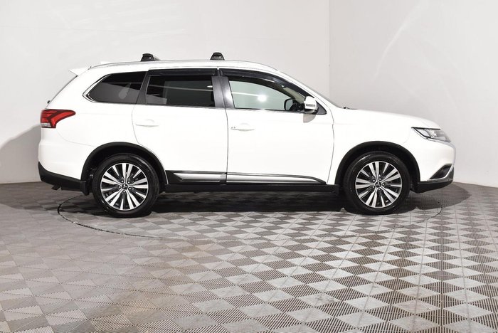 2020 Mitsubishi Outlander LS