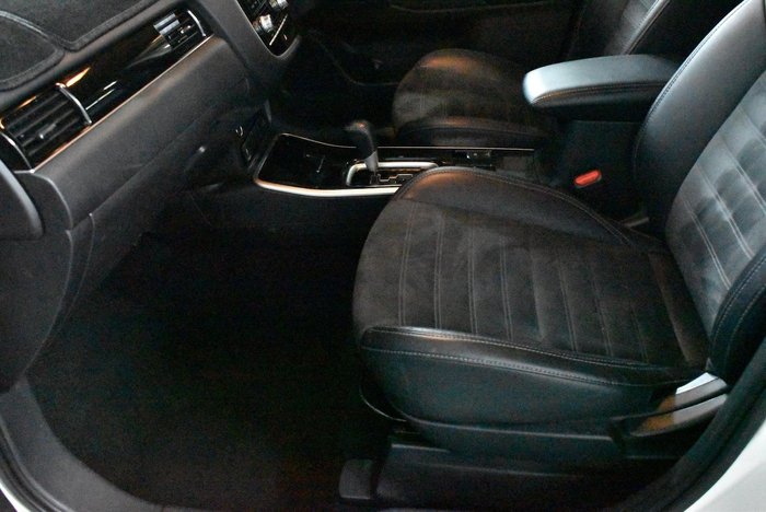 2020 Mitsubishi Outlander LS