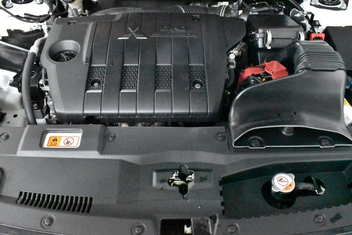 2020 Mitsubishi Outlander LS