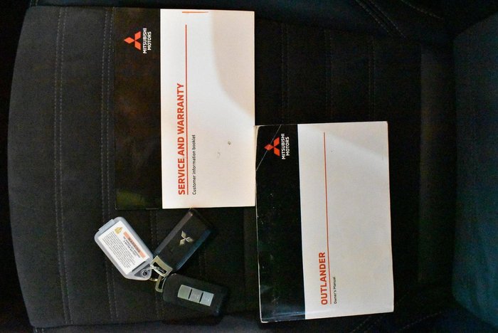 2020 Mitsubishi Outlander LS