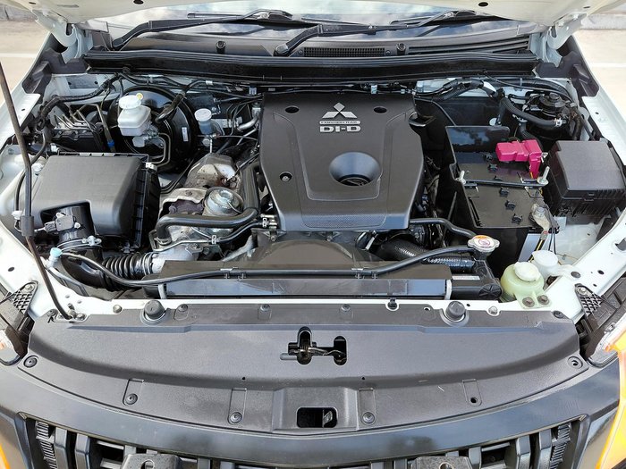 2017 Mitsubishi Triton GLX MQ MY18 4X4 Dual Range White